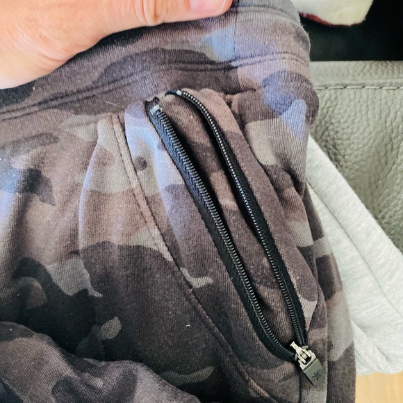 Athleta bundle joggers size 8-10 kids - Picture 6 of 9